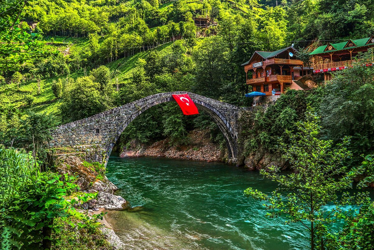KARADENİZ FIRTINASI ORDU - GİRESUN - TRABZON - RİZE - BATUM TURU  (3 GECE OTEL KONAKLAMALI)